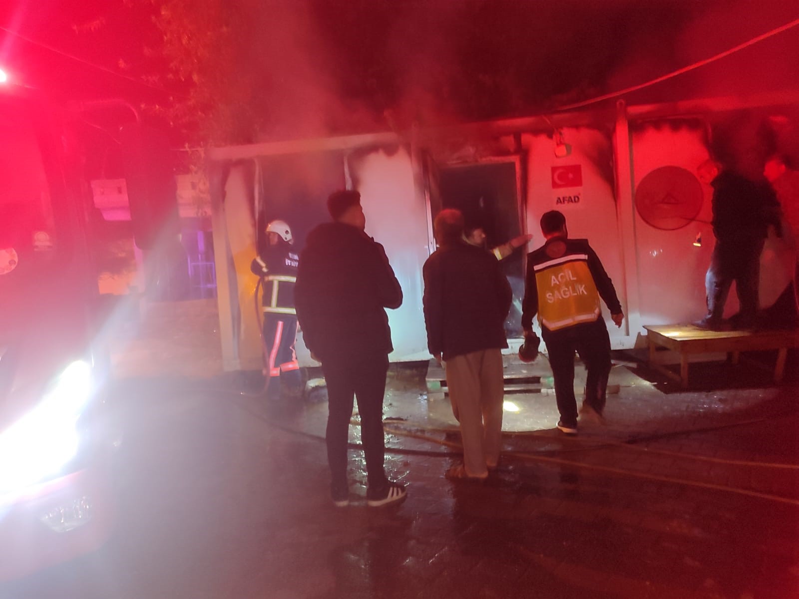 Konteynerde Feci Son Yaşlı Kadın Alevlerin Arasında Can Verdi (4)