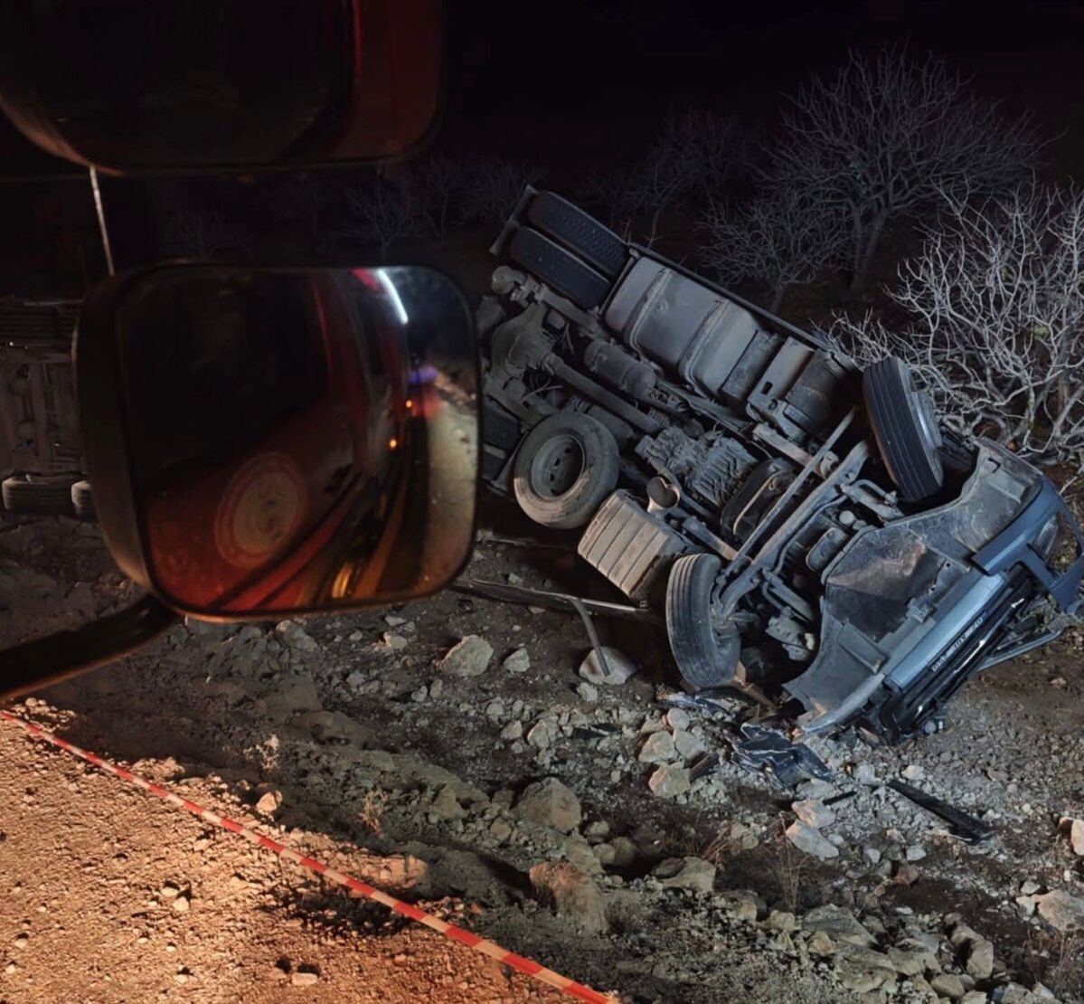 Kontrolden Çıkan Tır Devrildi, Acı Haber Olay Yerinden Geldi (3)