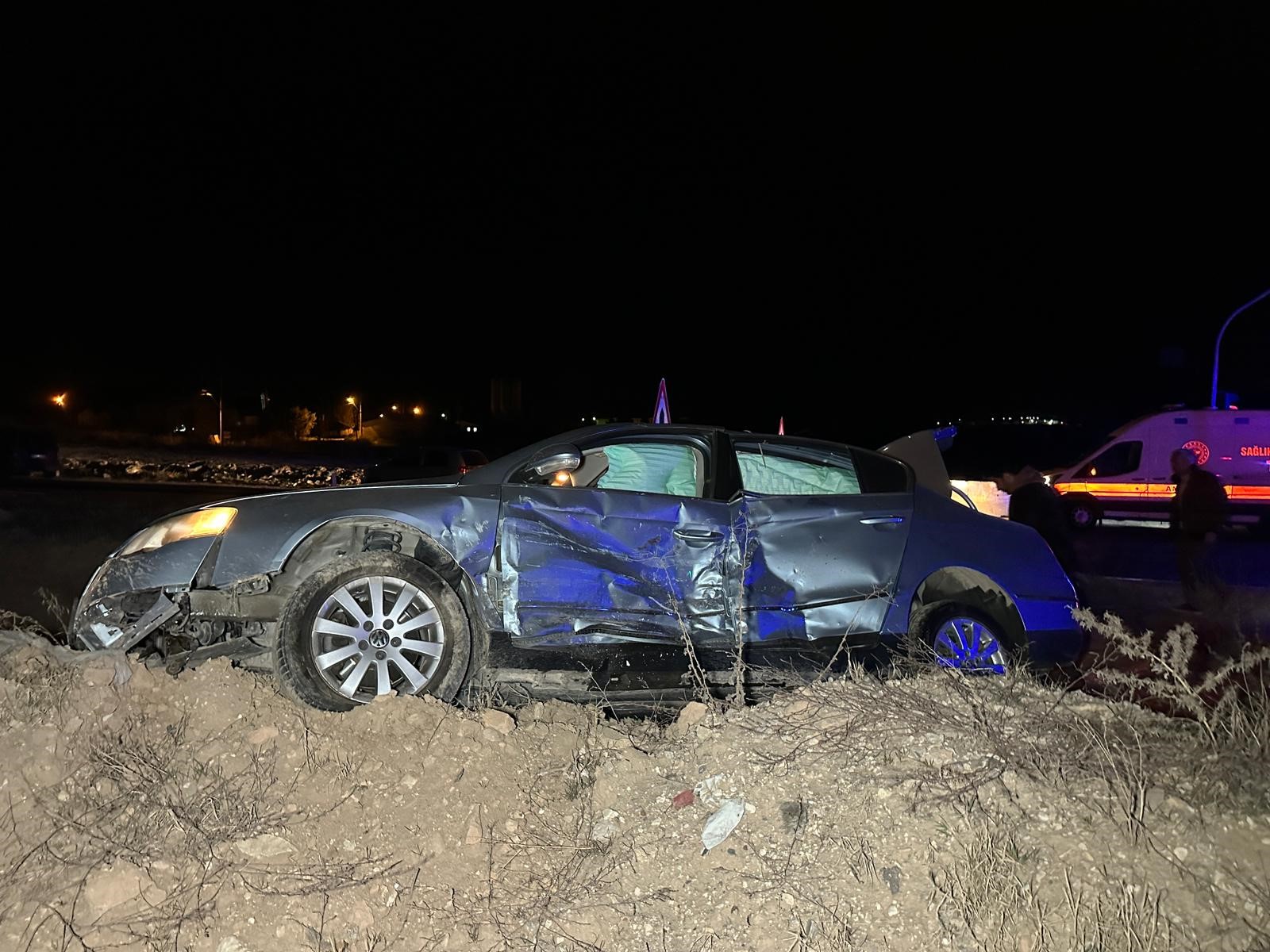 Köprülü Kavşakta Korkunç Kaza Araçlar Savruldu, 1’I Bebek 10 Kişi Yaralandı (3)