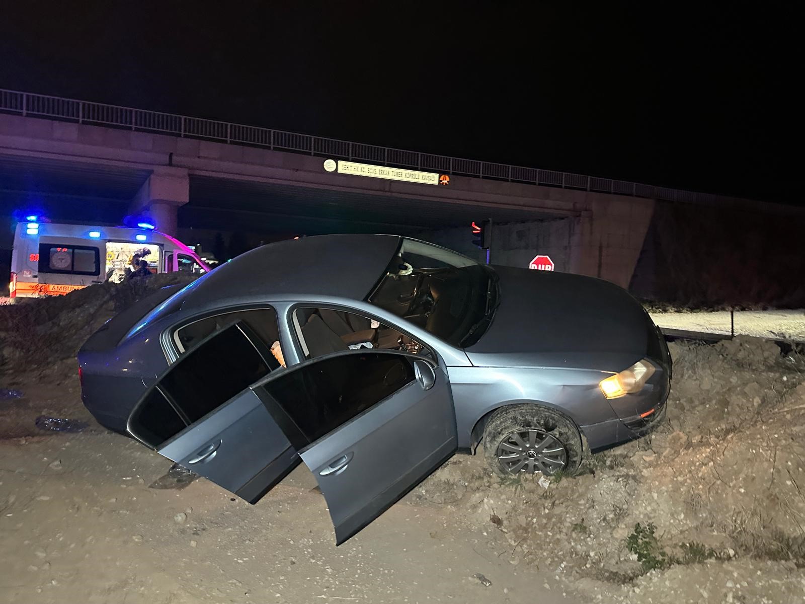 Köprülü Kavşakta Korkunç Kaza Araçlar Savruldu, 1’I Bebek 10 Kişi Yaralandı (8)