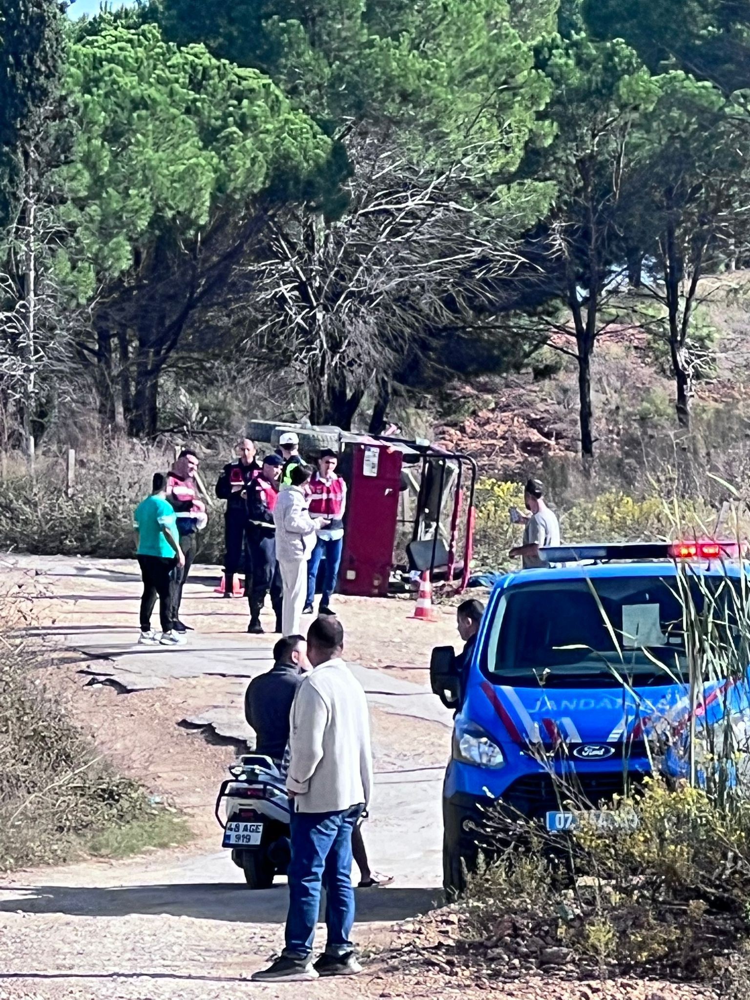Korku Dolu Anlar! Safari Aracı Takla Attı, 9 Yaralı (3)