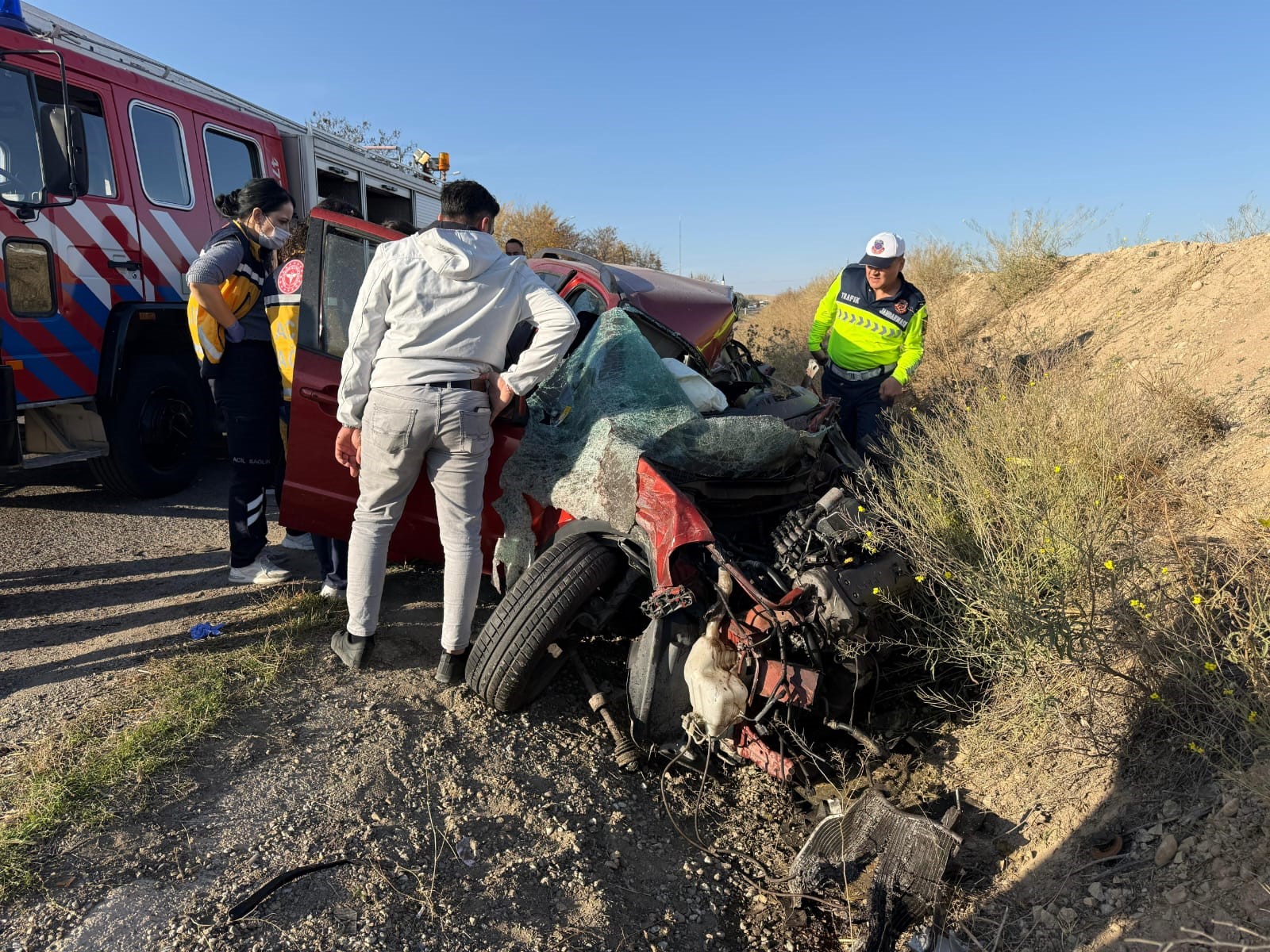 Korkunç Çarpışma Araç Içinde Sıkışan Sürücü Öldü (5)