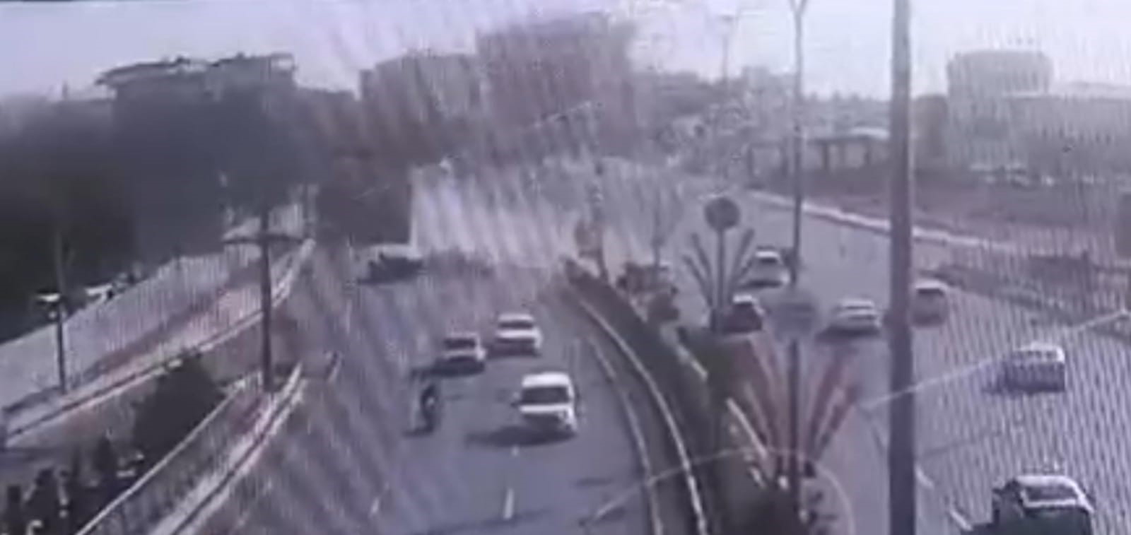 Korkunç Kaza Anı Kamerada Makas Faciası 2 Can Aldı! (2)