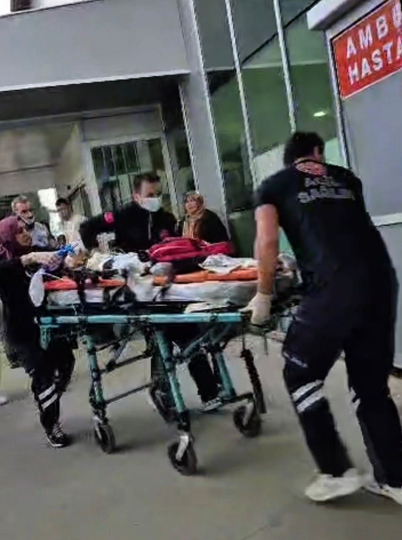 Küçük Patpat Sürücüsü Dehşet Saçtı 2 Yaşındaki Çocuk Olay Yerinde Can Verdi, Ablası Ağır Yaralı (3)