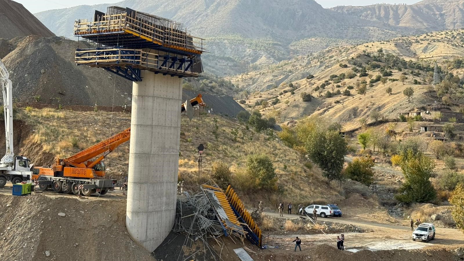 Kulp Viyadük Faciası Büyüyor 4 Işçi Hayatını Kaybetti, Gözaltı Sayısı 4'E Yükseldi (2)