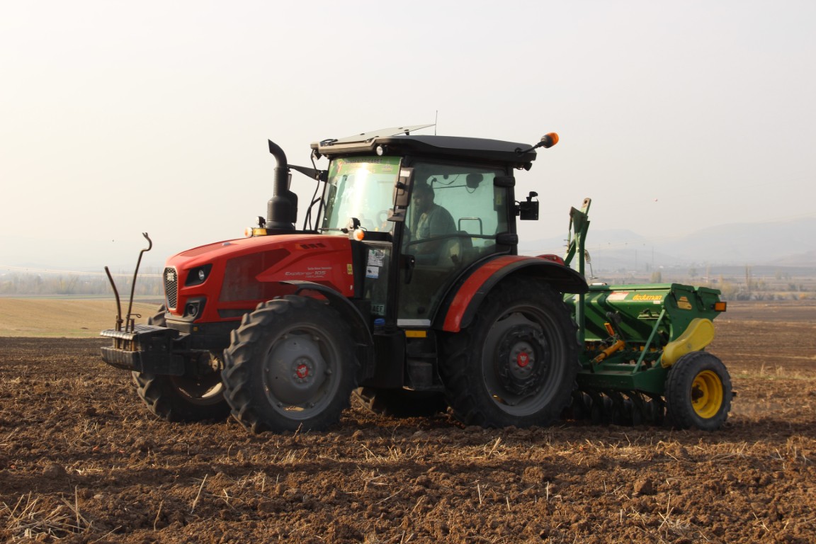 Kuraklik Umudu Sonduremedi Toprakla Umut Tohumlari Ekiliyor Yeni Sezon Basladi (3) (Orta)