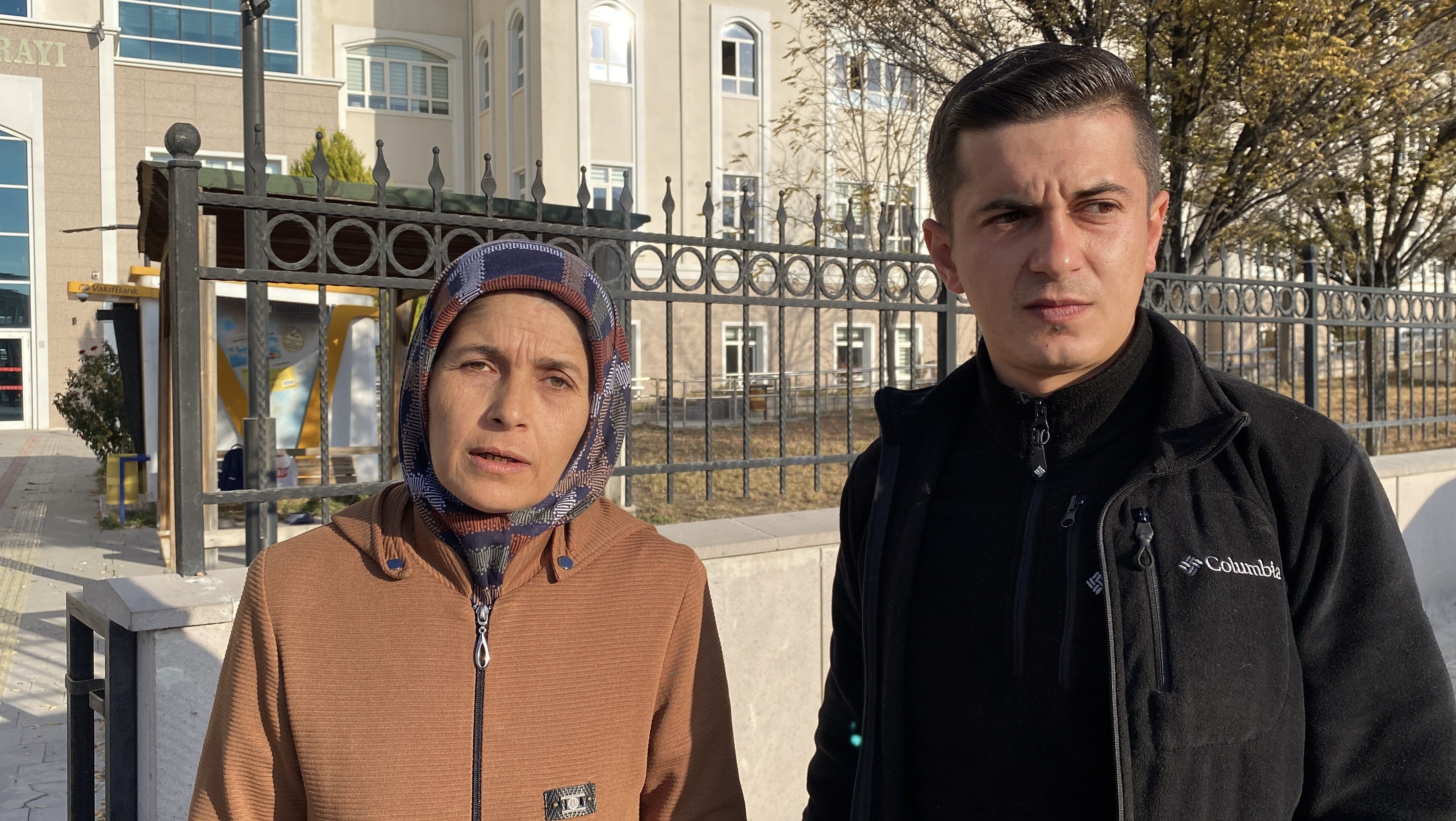 Kuzen Cinayeti Anne Durusmada Gozyaslariyla Meydan Okudu 02