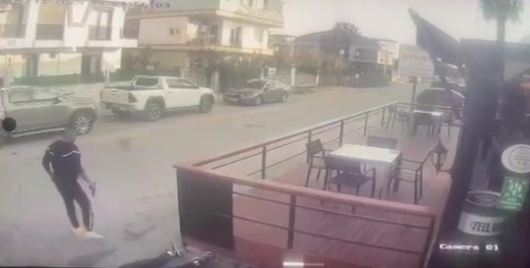 Kuzenini Defalarca Ateş Ederek Öldürdü! İnfaz Görüntüleri Ortaya Çıktı (8)