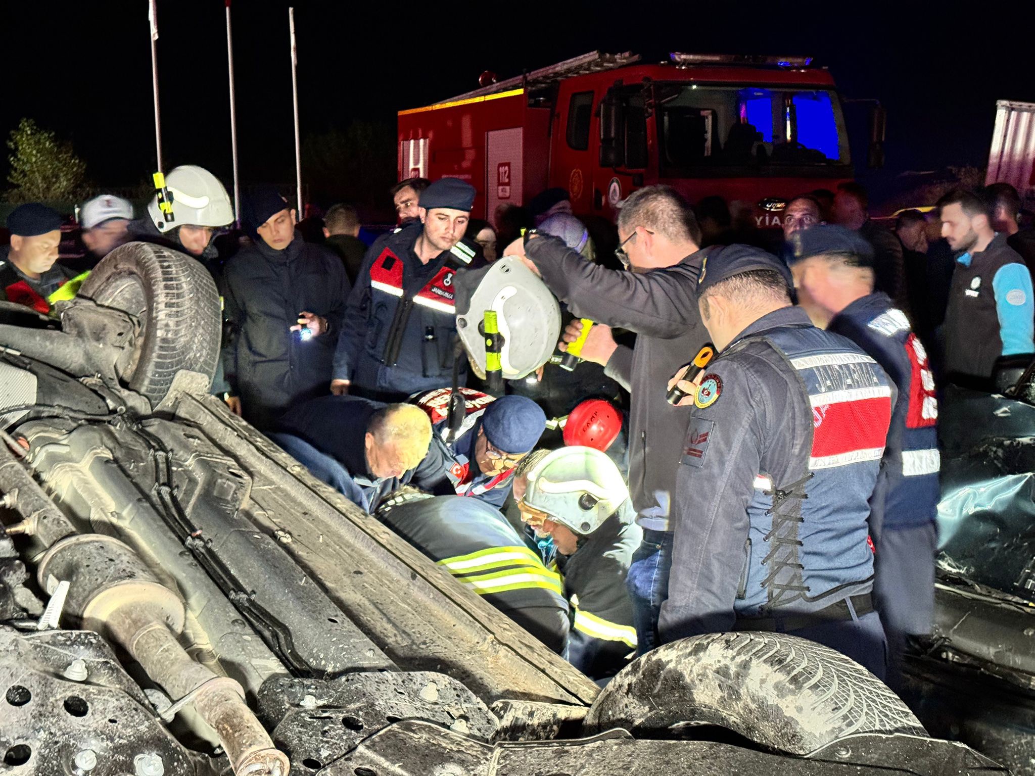 Lastiği Patlayan Tır 5 Aracı Biçti! 1 Ölü, 2 Yaralı (6)