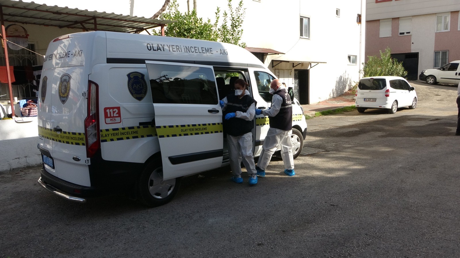 Mahalleyi Saran Koku Gerçeği Ortaya Çıkardı Evde Çürümeye Başlamış Ceset Bulundu (4)