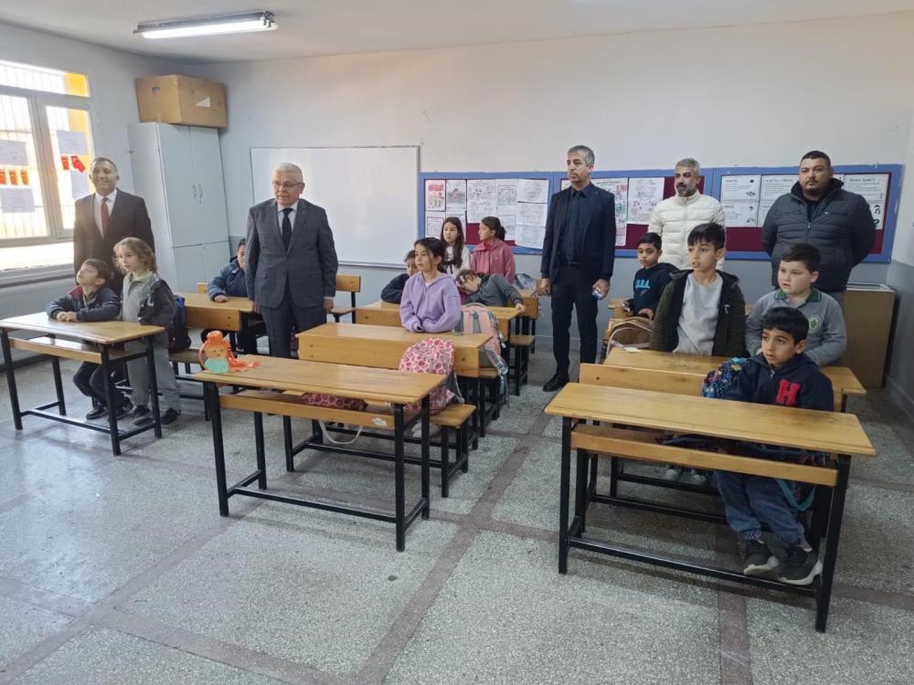 Manisada Bir Sosyal Medya Yorumu Koca Okulu Degistirdi (1)