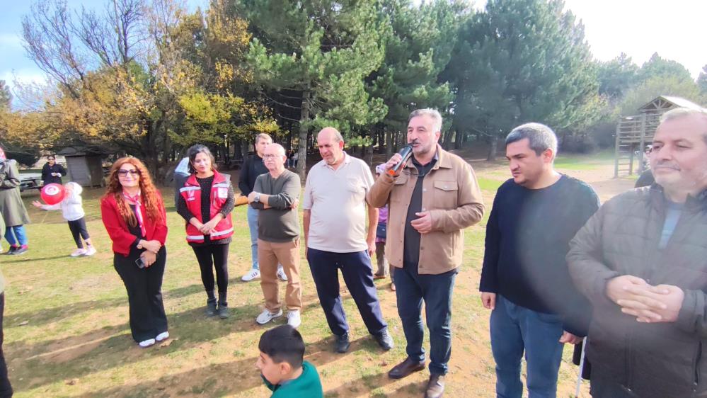 Manisada Engelsiz Cumhuriyet Coskusu Gorme Engelliler Spil Daginda Turk Bayragini Degi (2)