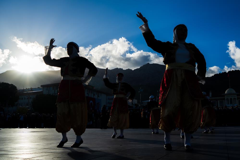 Manisa’da Öğretmenlerden Muhteşem Halk Dansı Gösterisi (3)