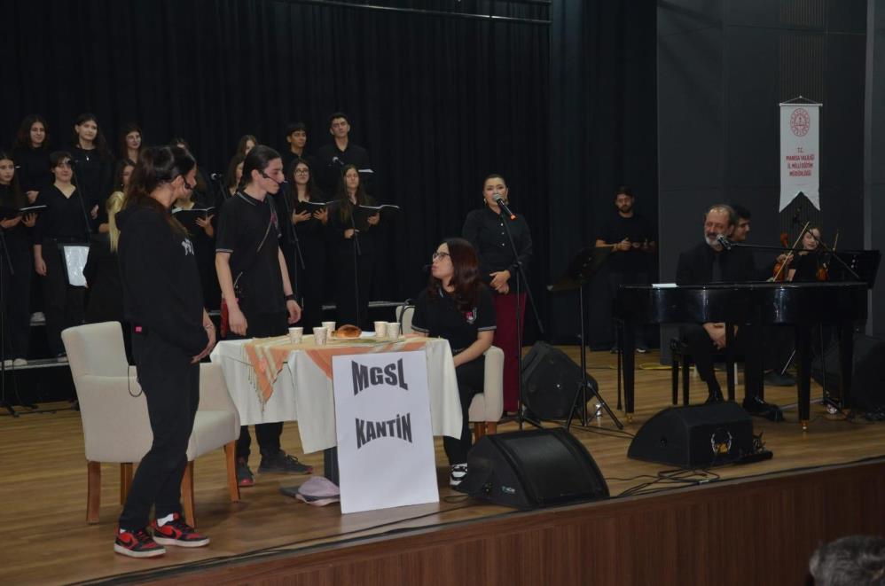 Manisada Sanat Soleni Kim Var Etkinligi Buyuledi (4)