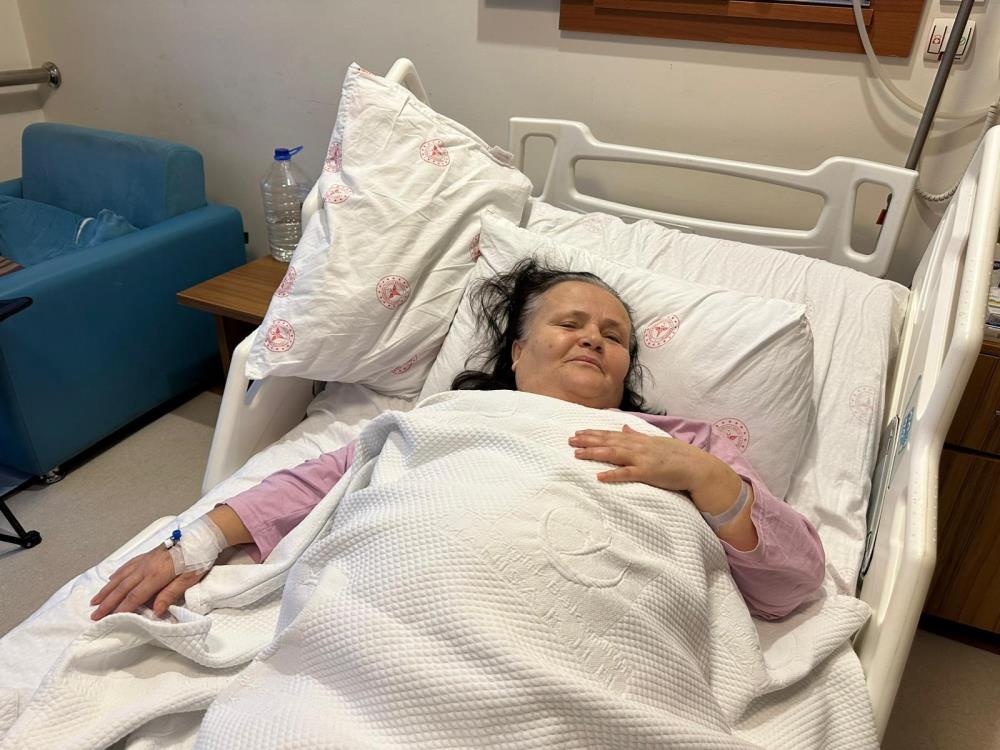 Manisa’da Şok Yaratan Ameliyat! Çıkan Taşları Doktorlar Sayamadı, Yapay Zeka Saydı (2)