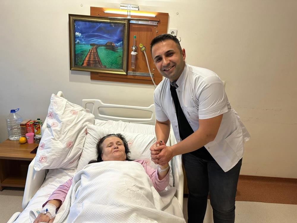 Manisa’da Şok Yaratan Ameliyat! Çıkan Taşları Doktorlar Sayamadı, Yapay Zeka Saydı (3)