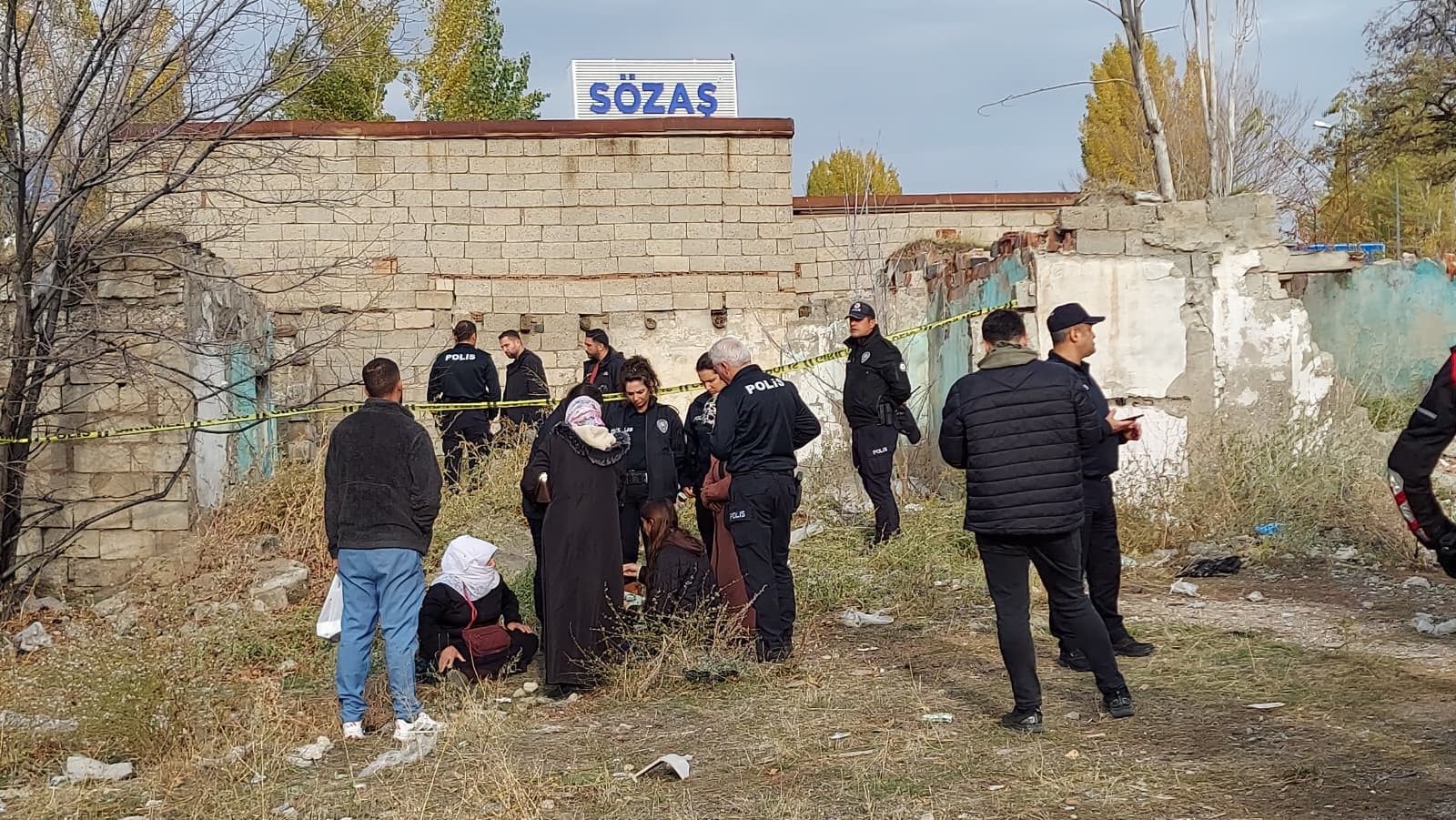 Metruk Binada Sir Olum Ailesi Gozyaslarina Bogulduq