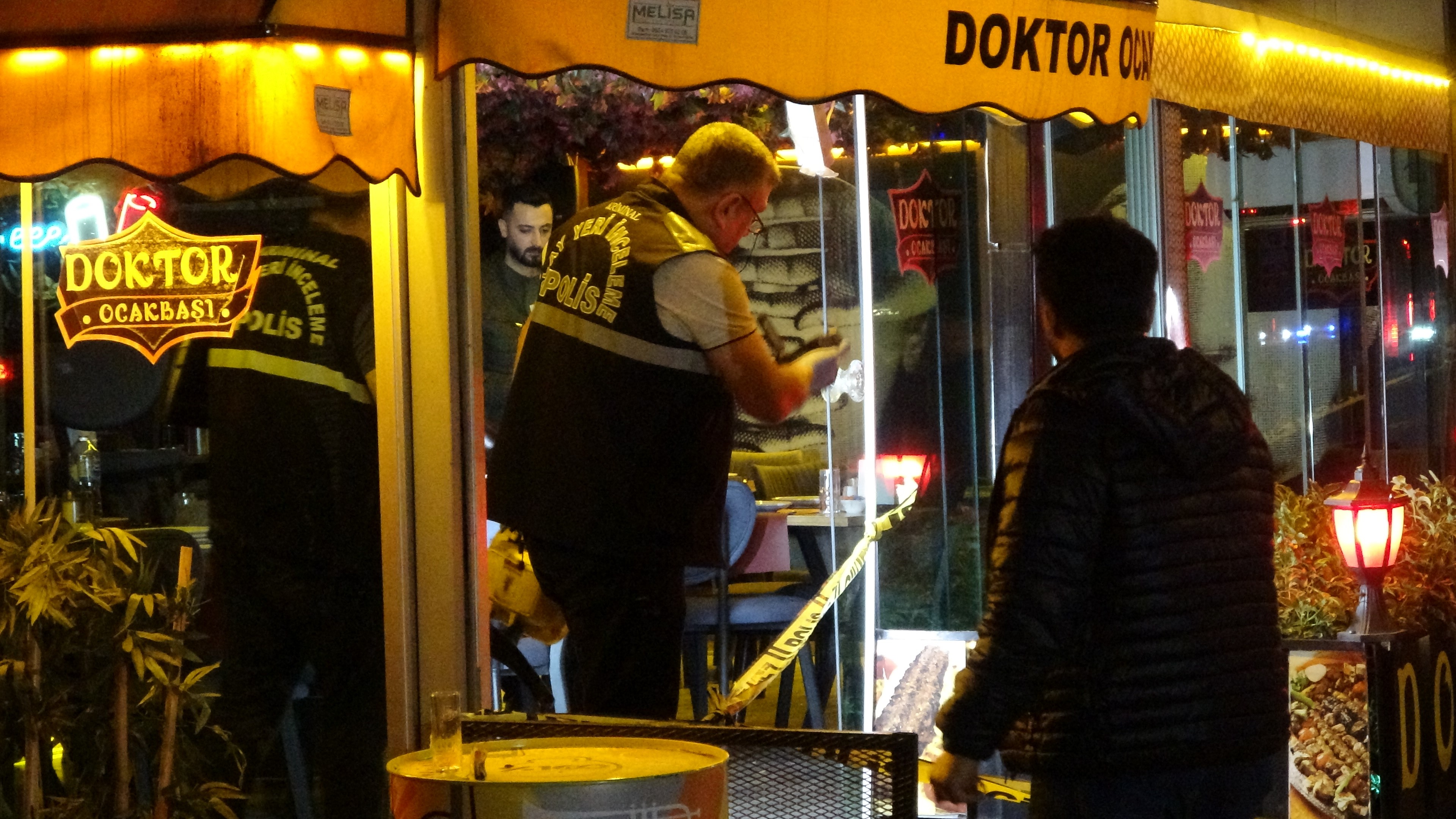 Ocakbaşında Kan Donduran Saldırı 57 Yaşındaki Iş Yeri Sahibi Başından Ve Göğsünden Vurularak Öldürüldü (10)