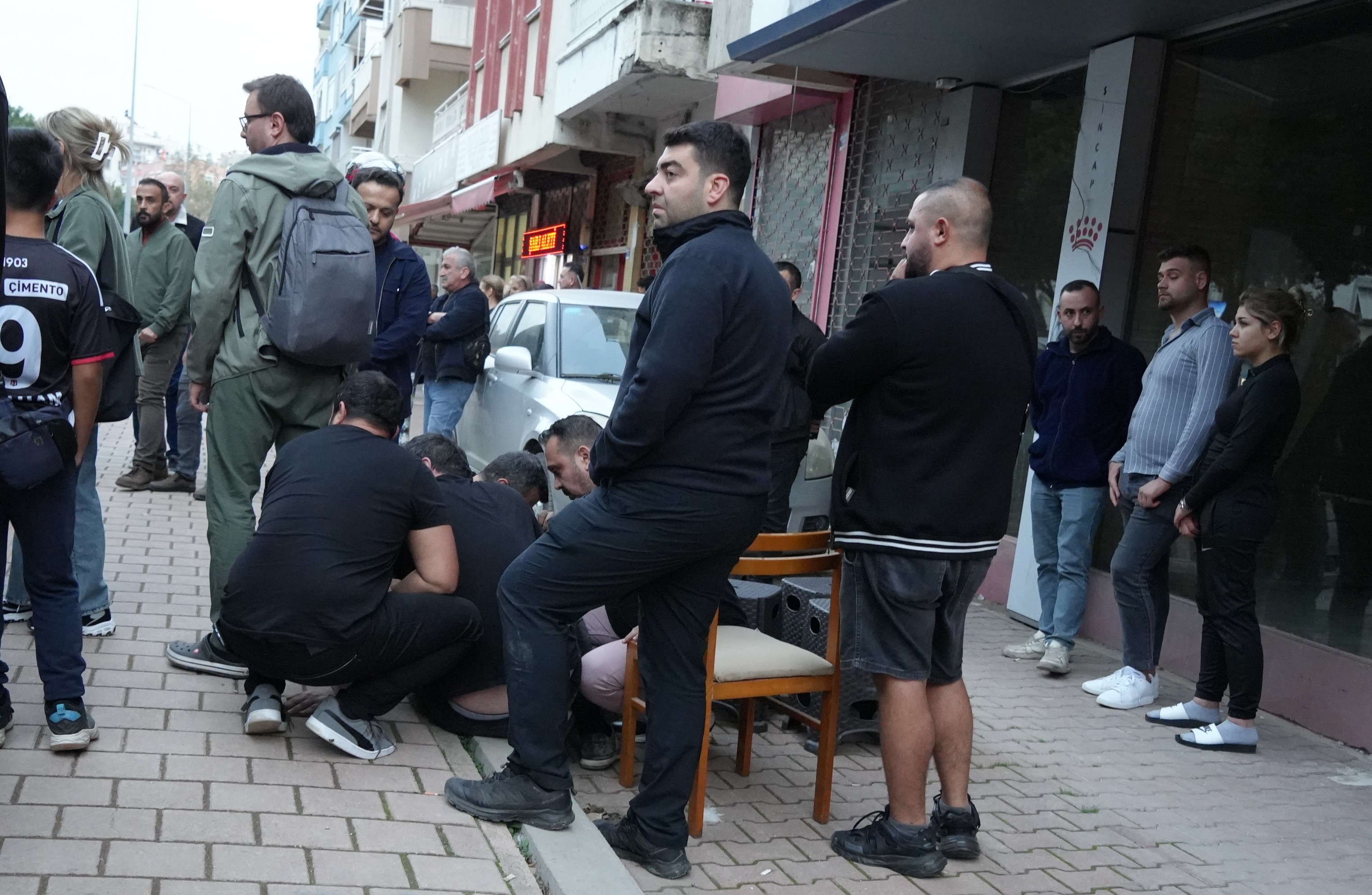 Oğlunun Gözleri Önünde Feci Son Ekmek Almaya Çıktı, Kepçenin Çarpmasıyla Can Verdi (5)