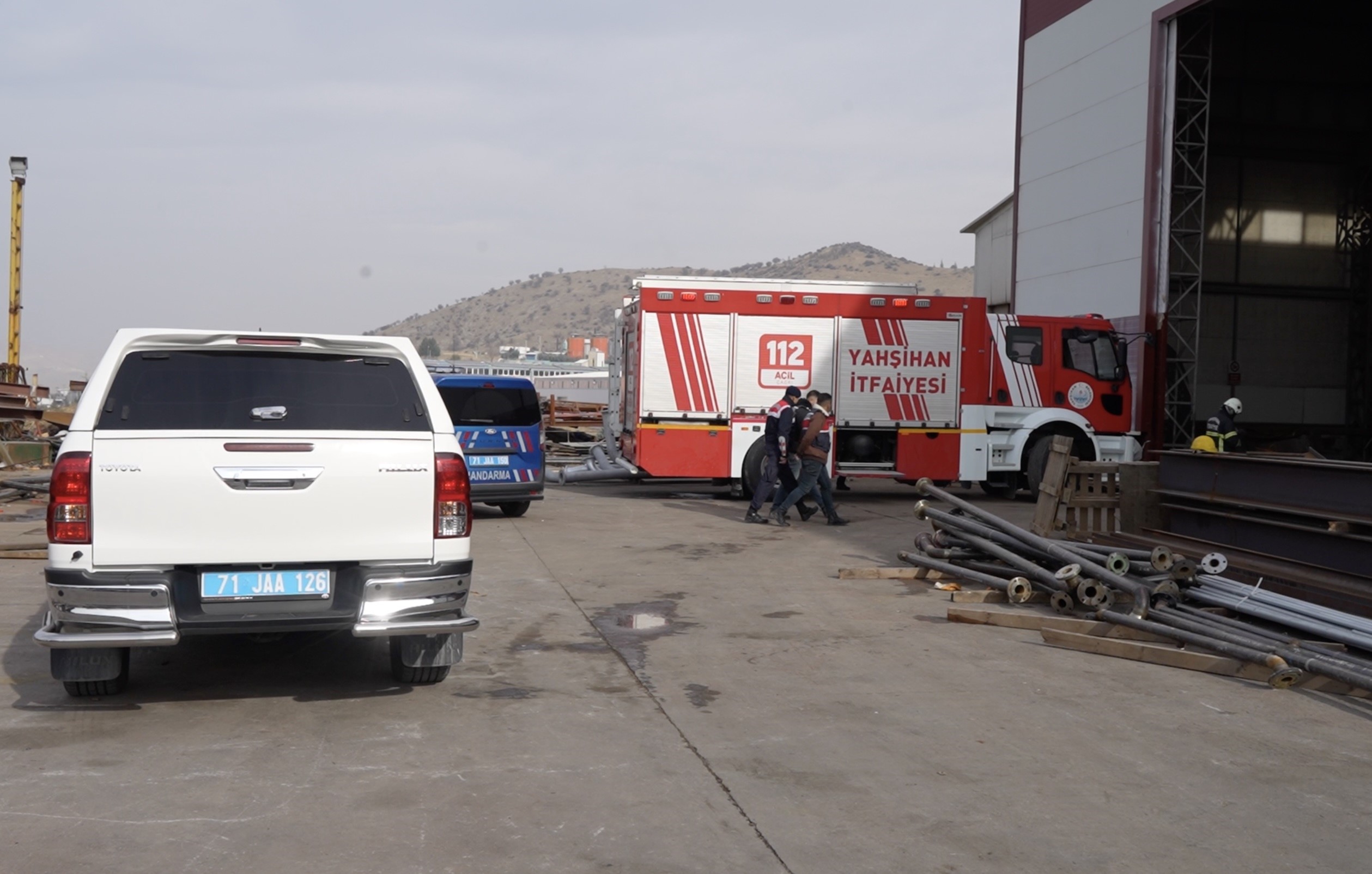 Osb’de Korkunç Ölüm 3 Tonluk Sac Levha Iki Işçinin Üzerine Düştü (2)