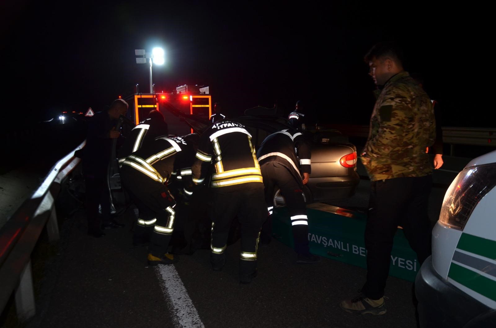 Otomobil Tıra Arkadan Çarptı Sürücü Olay Yerinde Hayatını Kaybetti (4)