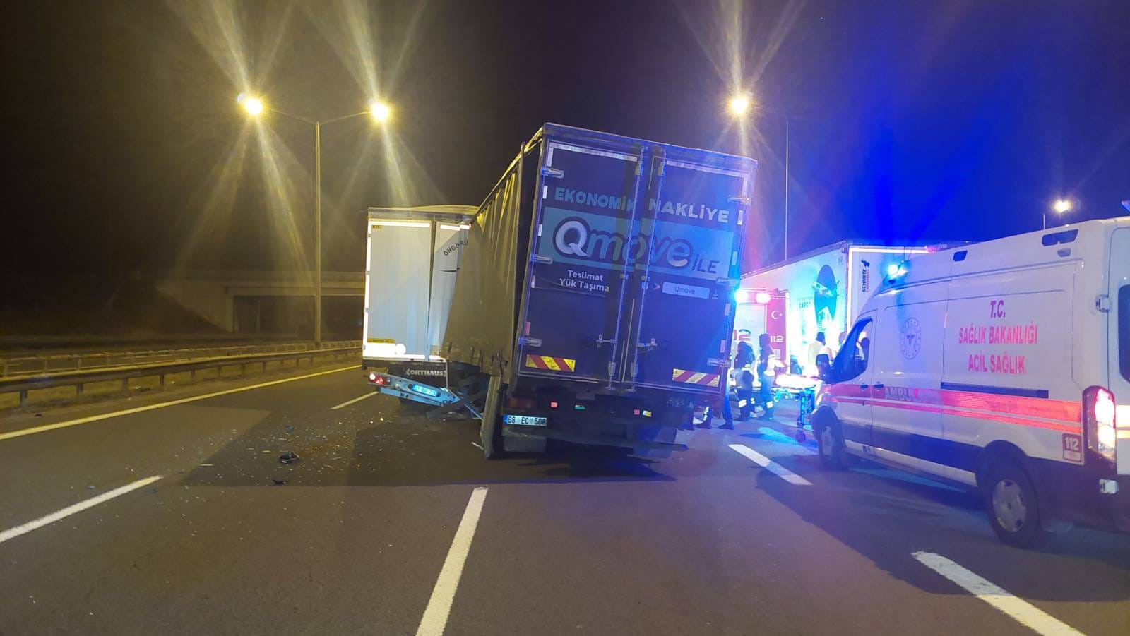 Otoyol Kan Gölüne Döndü Kamyon Sürücüsü Feci Şekilde Can Verdi (5)