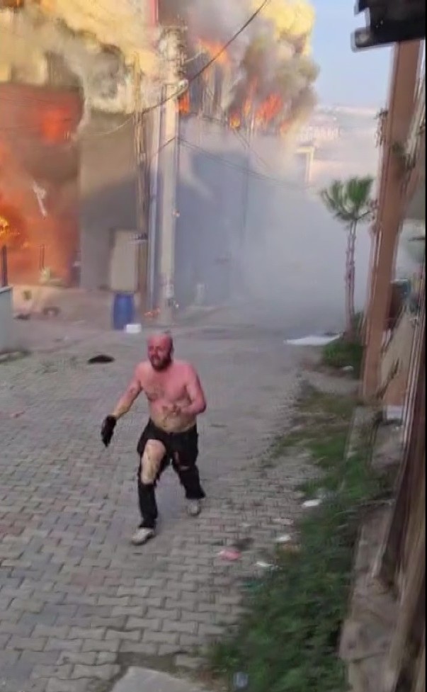 Parfüm Fabrikasında Yangın Facia! İş Yeri Alevlere Teslim Oldu; 6 Ölü, 1 Yaralı (2)-1