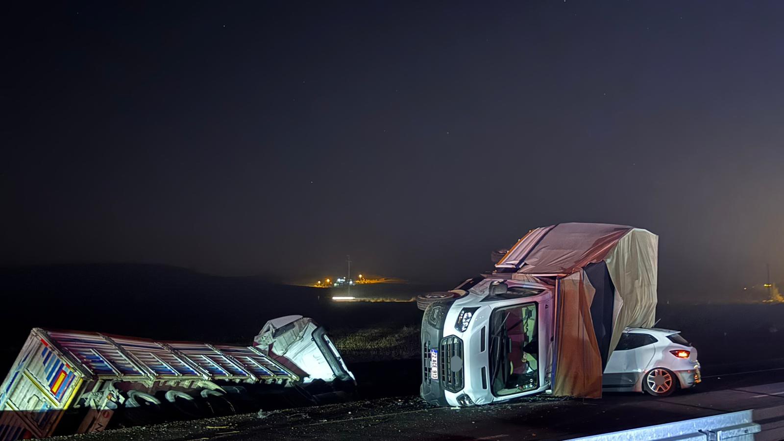 Peş Peşe Iki Korkunç Kaza Aynı Gün 8 Can Kaybı (3)