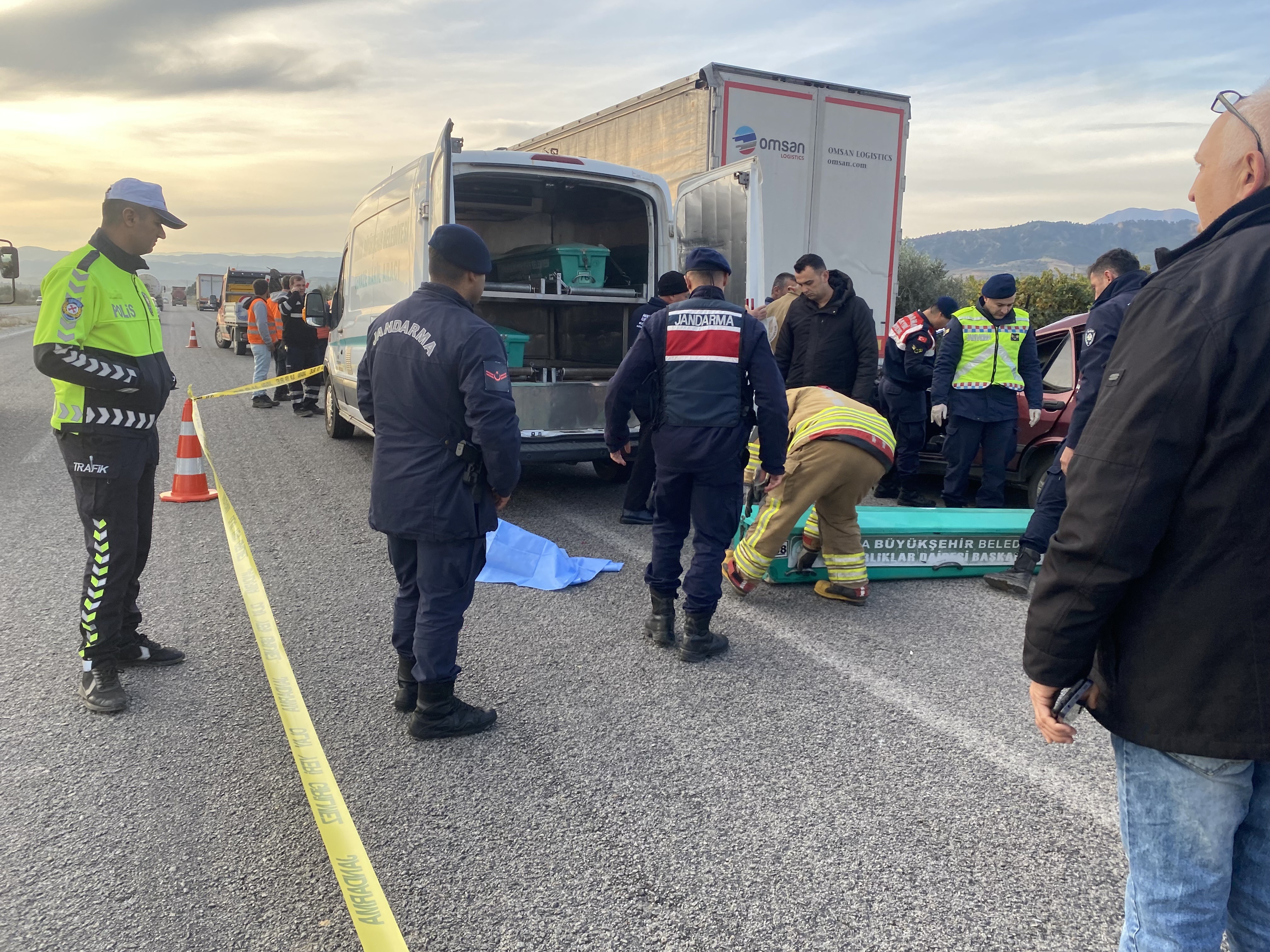 Sabah Saatlerinde Bir Tir Faciasi Daha Manisada Ikinci Olumlu Kaza (2)