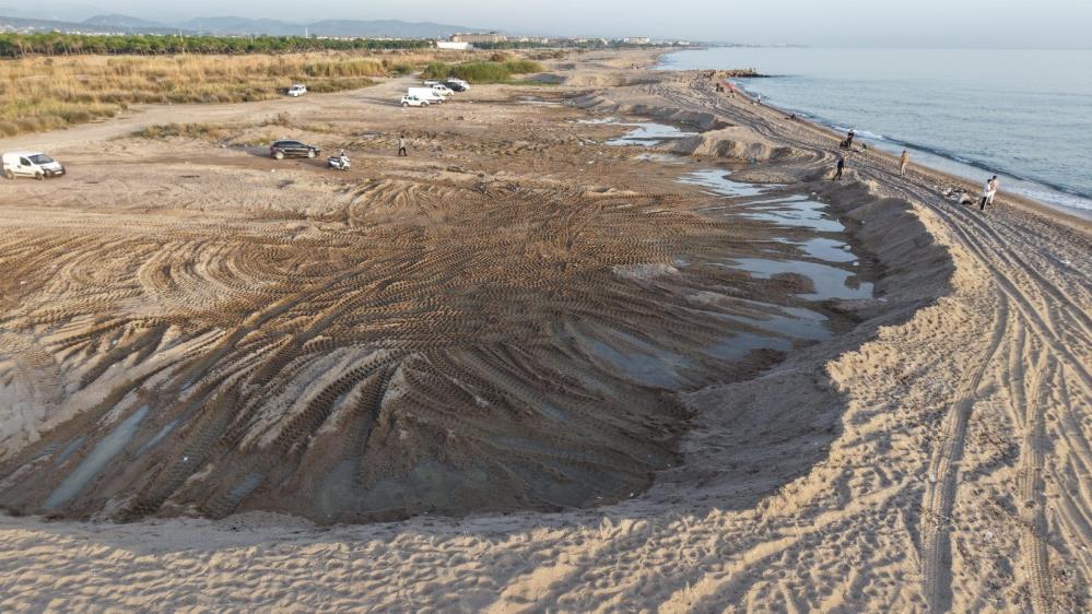 Sahillerin Icler Acisi Hali Dronla Belgelendi Kum Hirsizlari Jandarmadan Kacamadi (2)