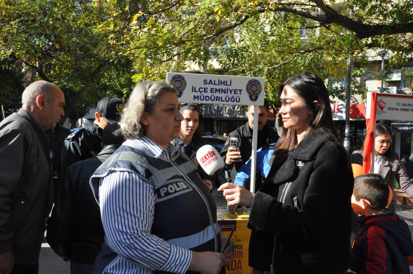 Salihli’de Kadına Şiddete Karşı Farkındalık Çalışması (1)