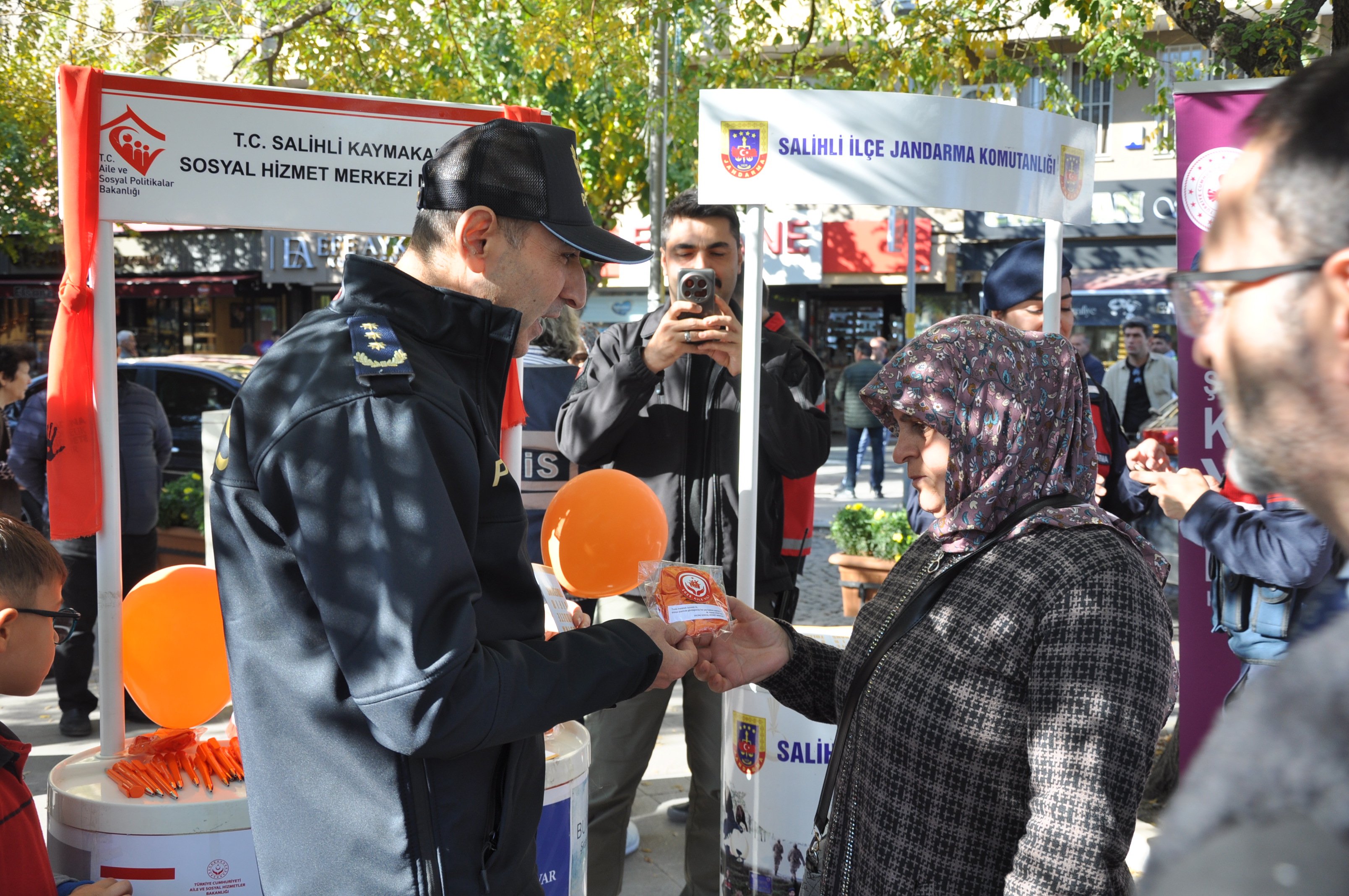 Salihli’de Kadına Şiddete Karşı Farkındalık Çalışması (6)