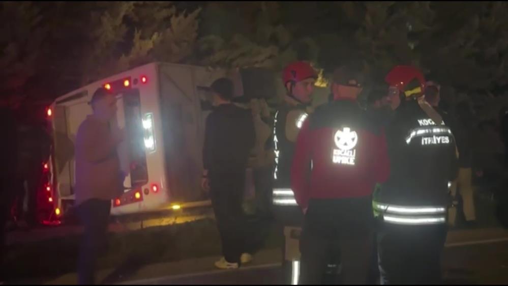 Saniyeler Icinde Faciaya Donustu Isci Servisi Kazasi Kamerada (1)-1