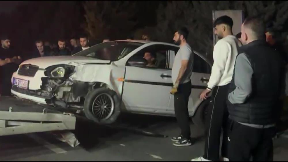 Saniyeler Icinde Faciaya Donustu Isci Servisi Kazasi Kamerada (2)