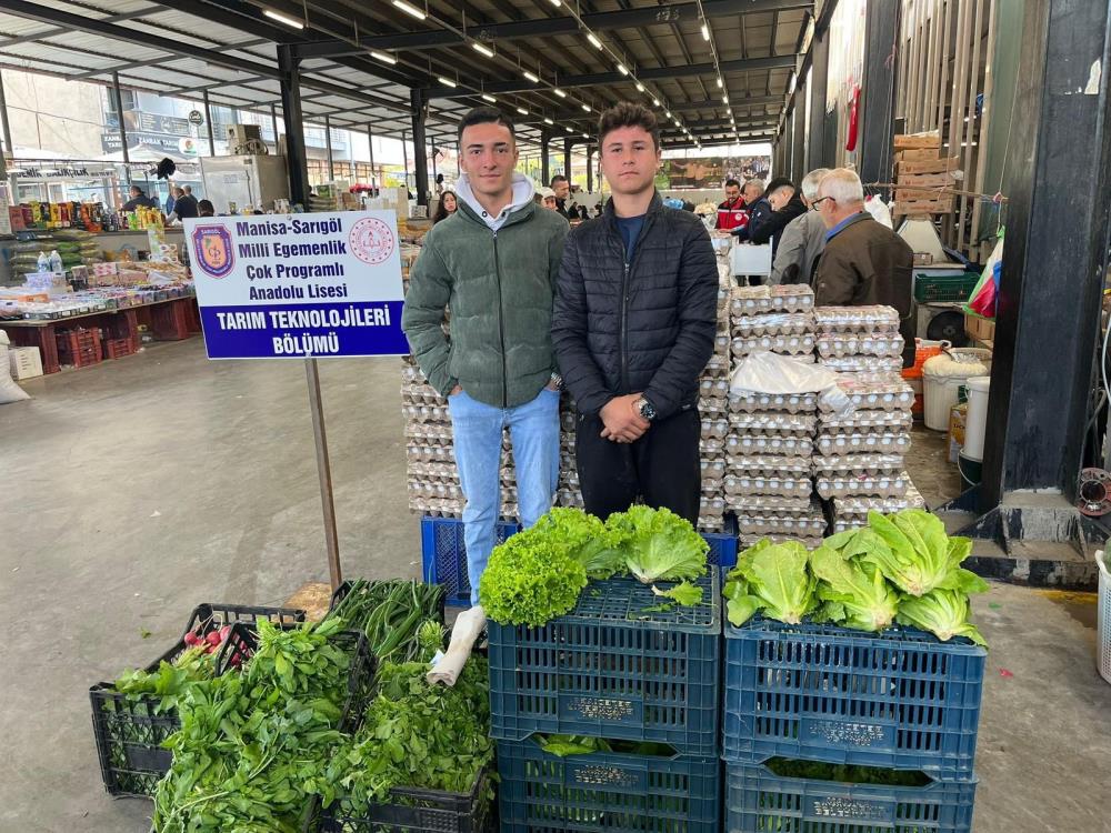 Sarıgöl’de Üreten Öğrenciler Pazarda Tezgâh Açtı (3)