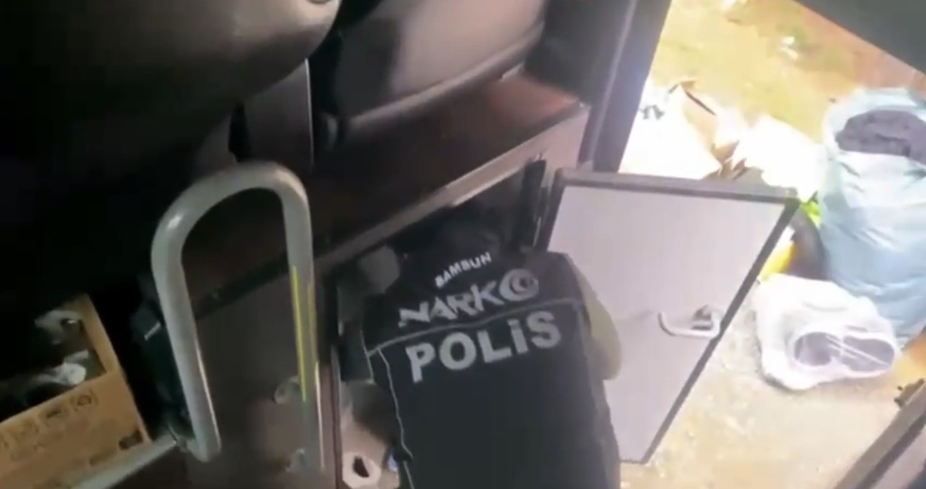 Şehirler Arası Otobüsle Uyuşturucu Sevkiyatı Tuvaletten 2 Kilo Metamfetamin Çıktı! (8)