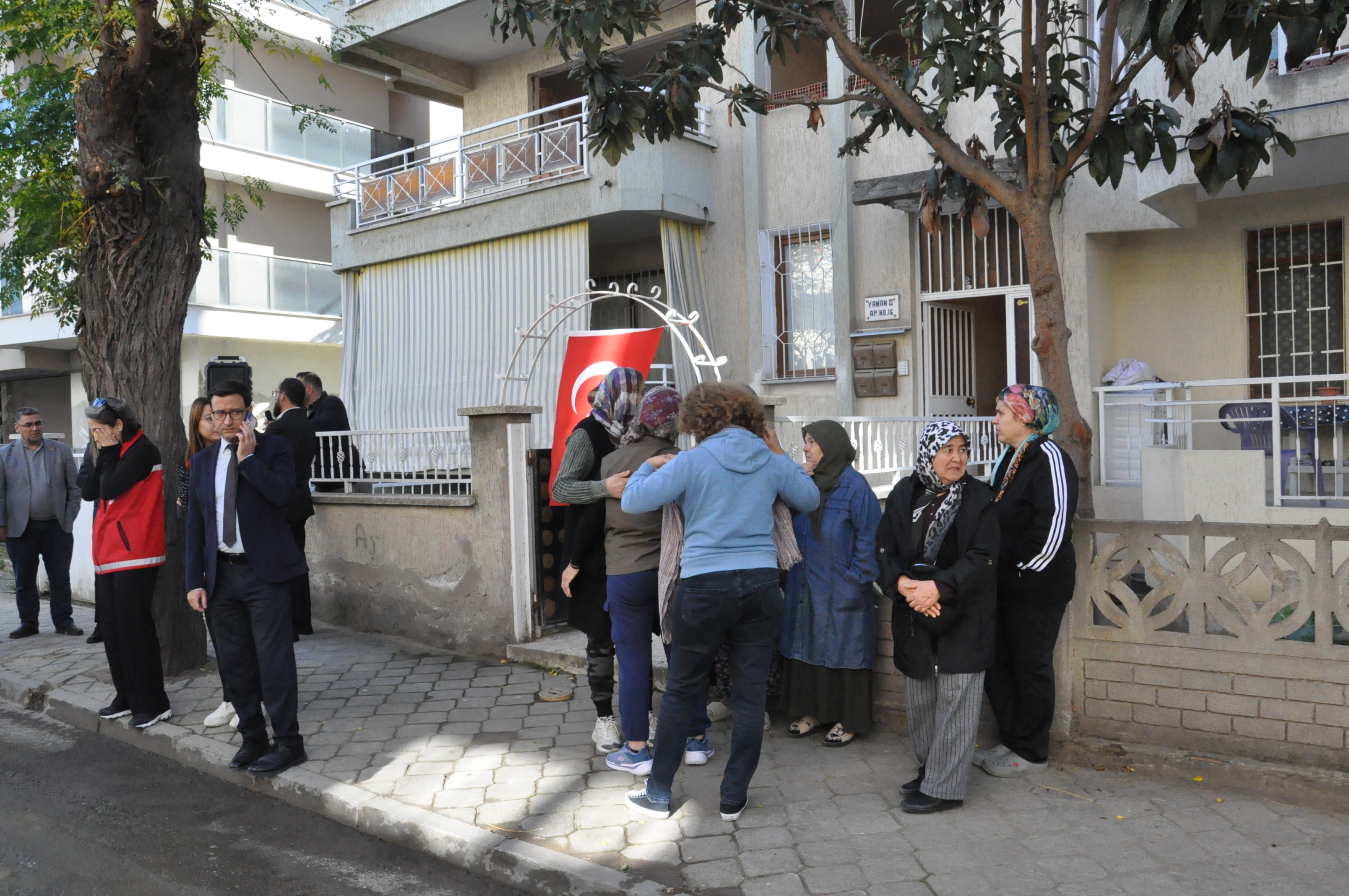 Sehit Polis Memuru Ali Barut Son Yolculuguna Ugurlandi (2)-1