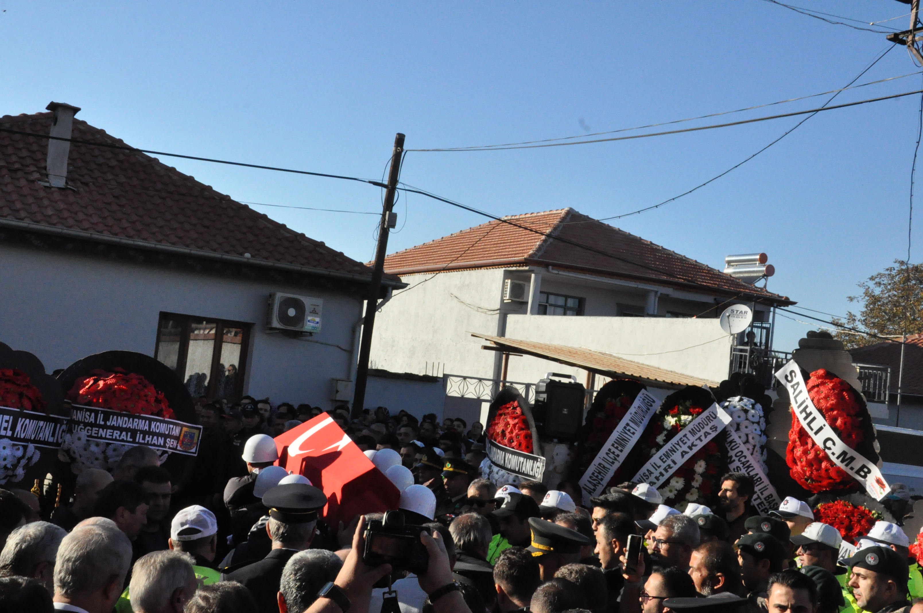 Sehit Polis Memuru Ali Barut Son Yolculuguna Ugurlandi (20)