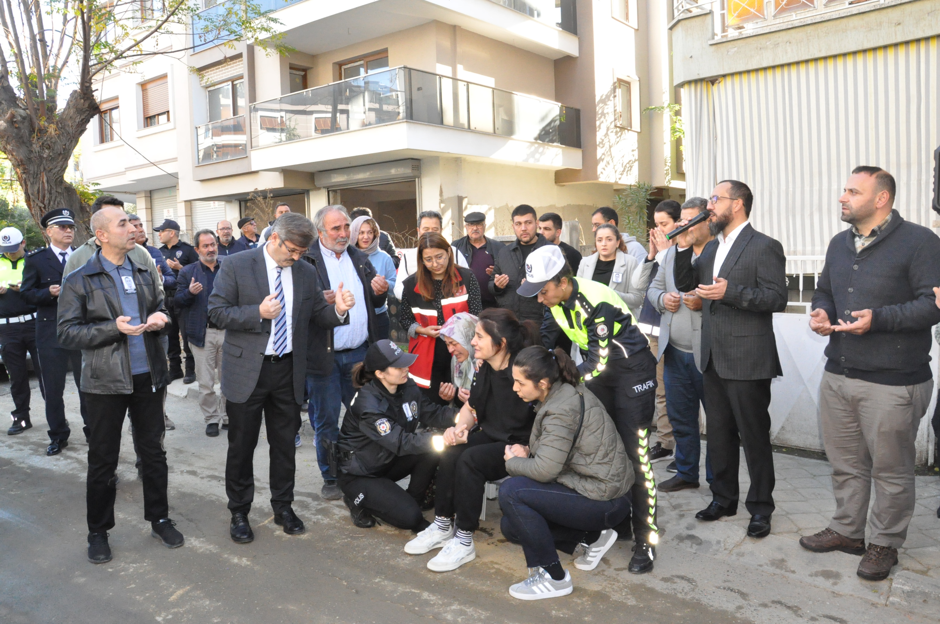 Sehit Polis Memuru Ali Barut Son Yolculuguna Ugurlandi (7)