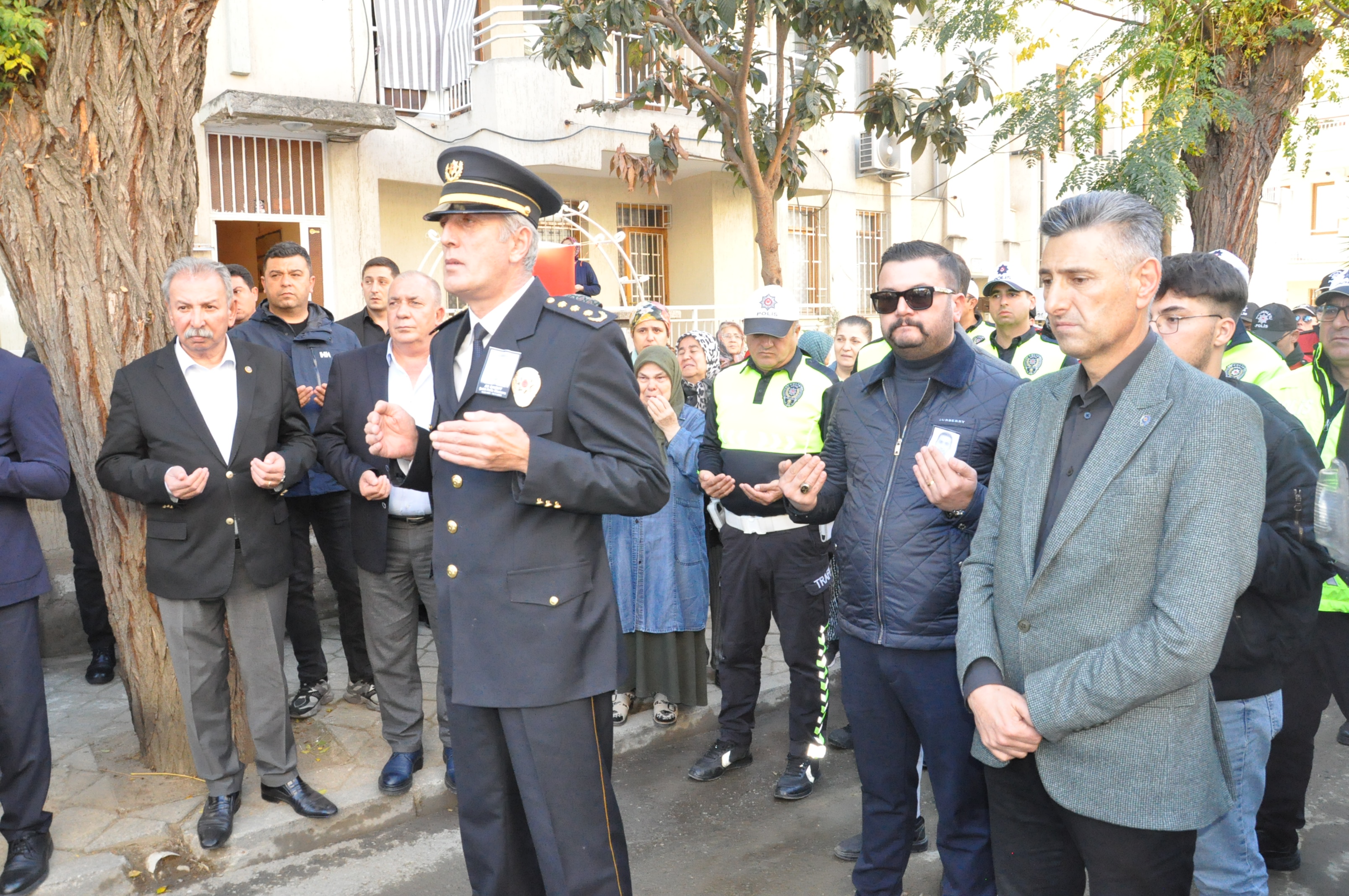 Sehit Polis Memuru Ali Barut Son Yolculuguna Ugurlandi (8)