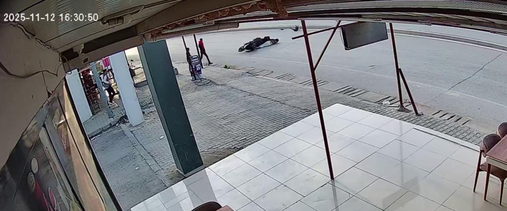 Sokak Kopegine Carpan Motosiklet Surucusu Olumden Dondu Goruntuler Soke Etti