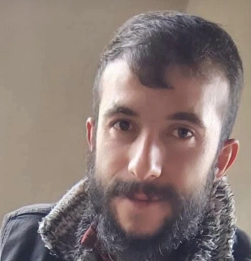 Sokakta Bıçaklı Saldırı Anbean Kamerada Koca Eşini Yere Yatırıp Herkesin Gözü Önünde Bıçakladı (8)