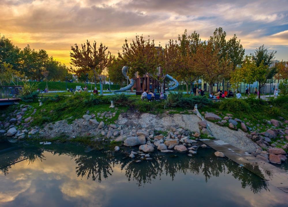 Sonbahar Manisayi Buyuledi (2)