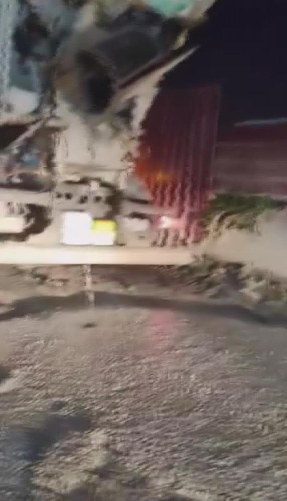 Surucu Firma Zengin Cezamizi Oderiz Sokak Ortasinda Beton Dokup Keyif Yapan Surucu Kam (2)