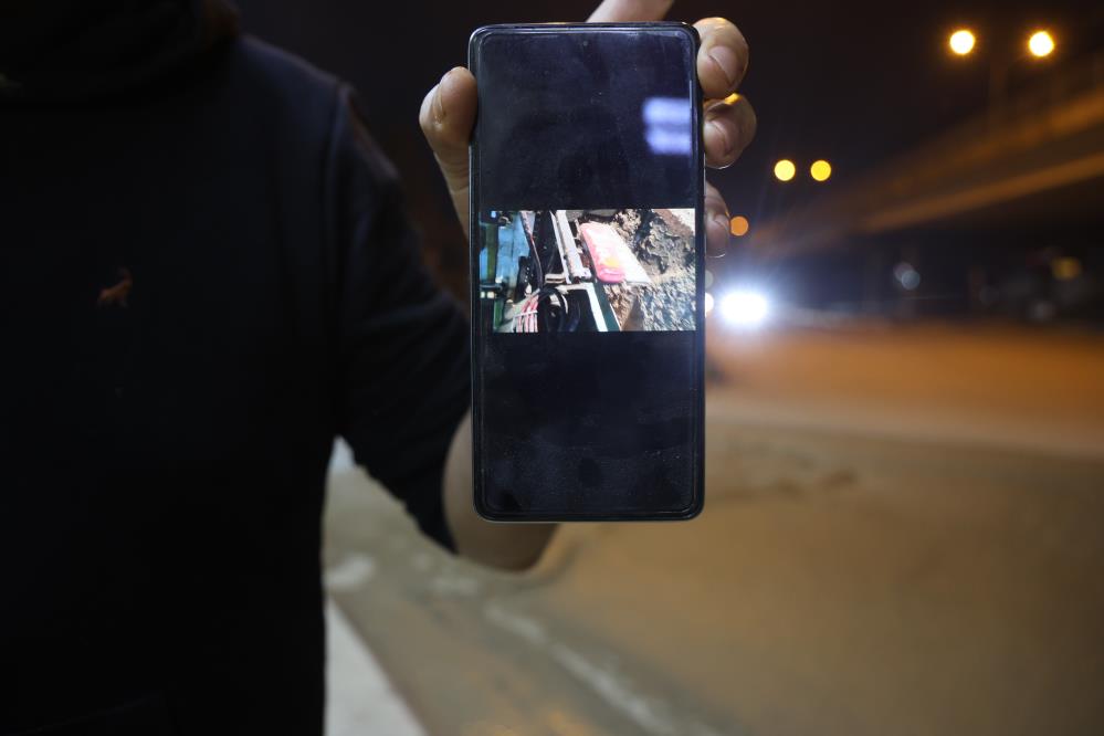 Surucu Firma Zengin Cezamizi Oderiz Sokak Ortasinda Beton Dokup Keyif Yapan Surucu Kam (4)