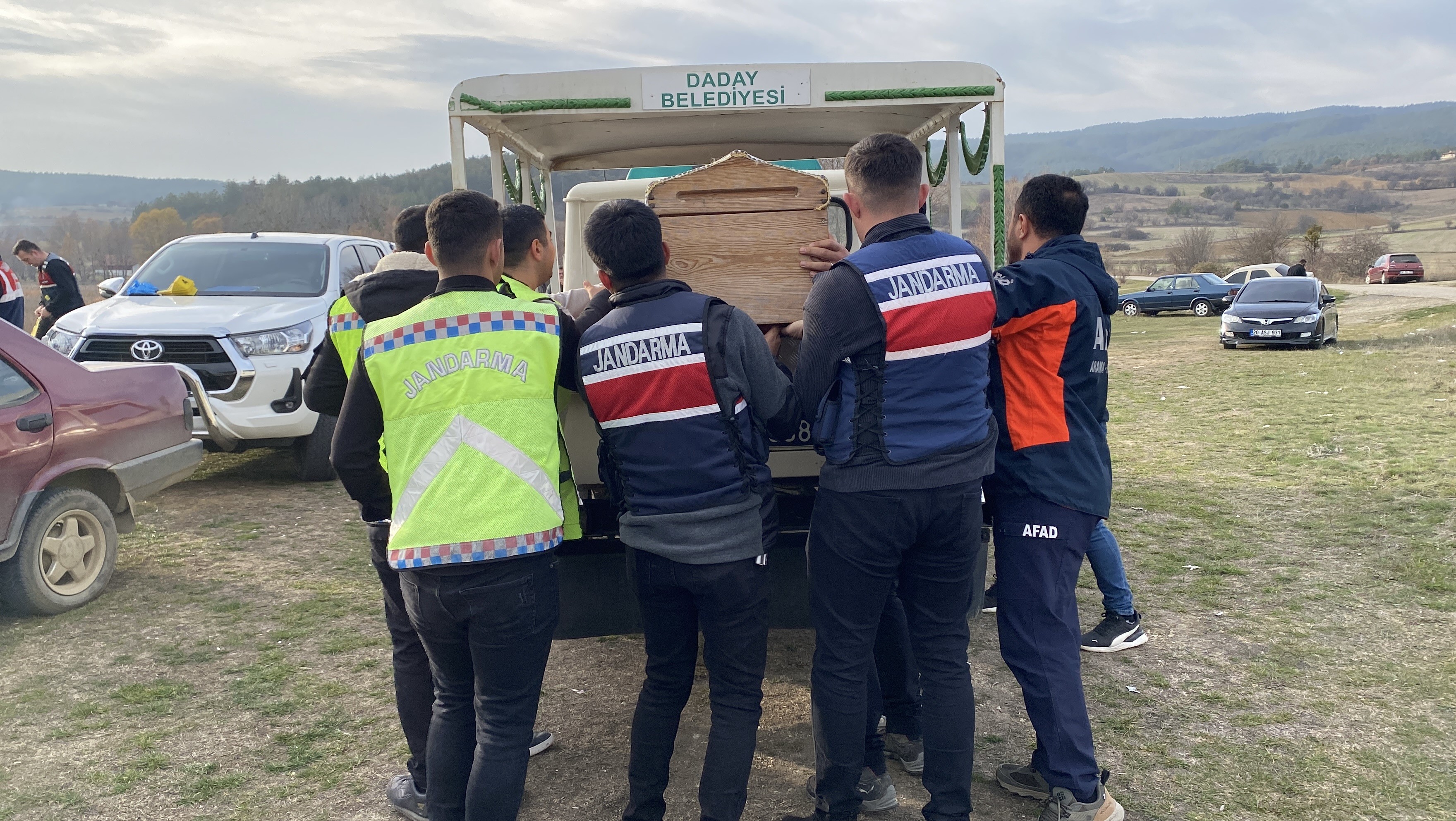 Suyun Altından Acı Haber Gölete Giren Adamın Cansız Bedeni Saatler Sonra Bulundu (4)