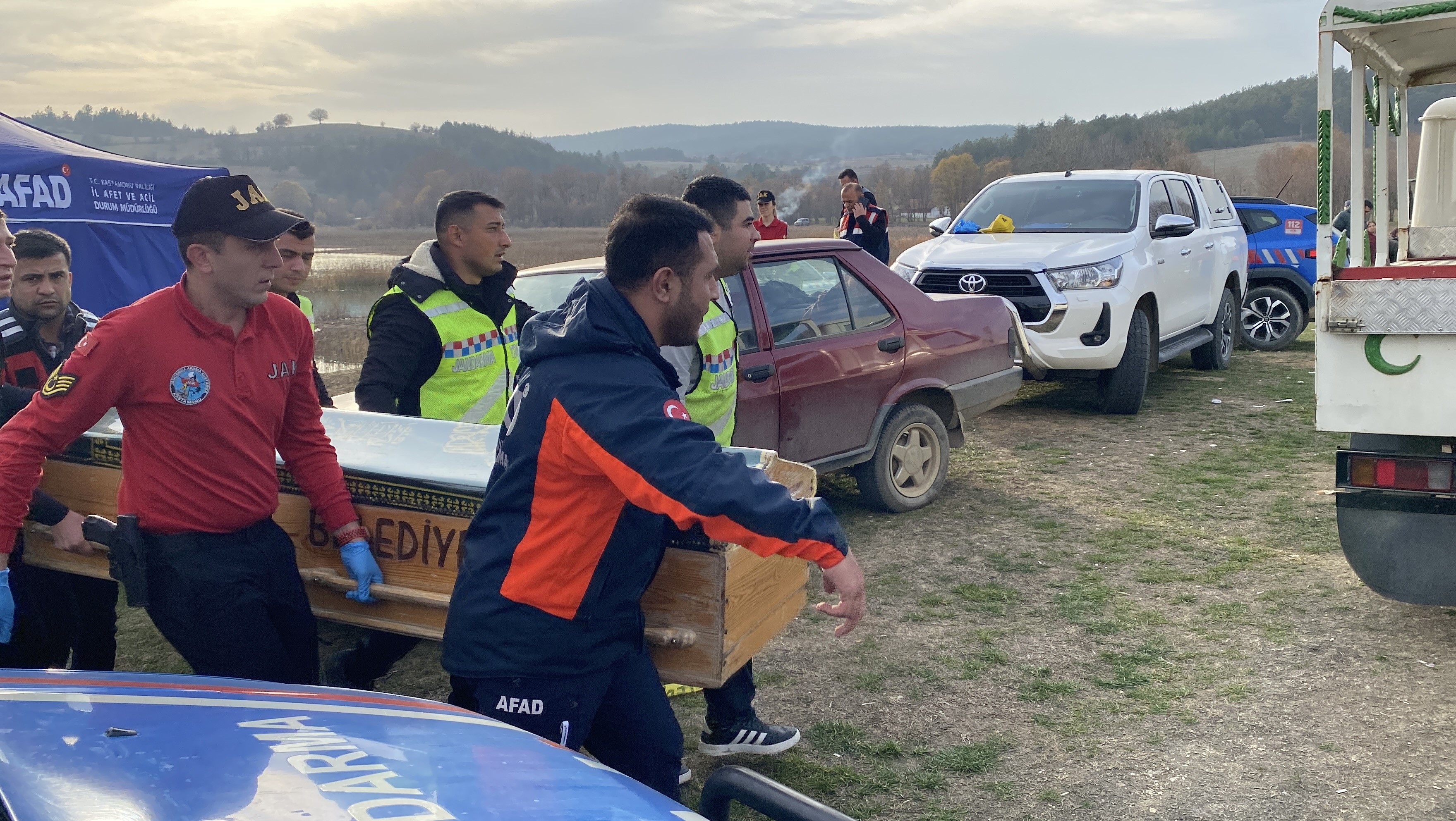 Suyun Altından Acı Haber Gölete Giren Adamın Cansız Bedeni Saatler Sonra Bulundu (5)