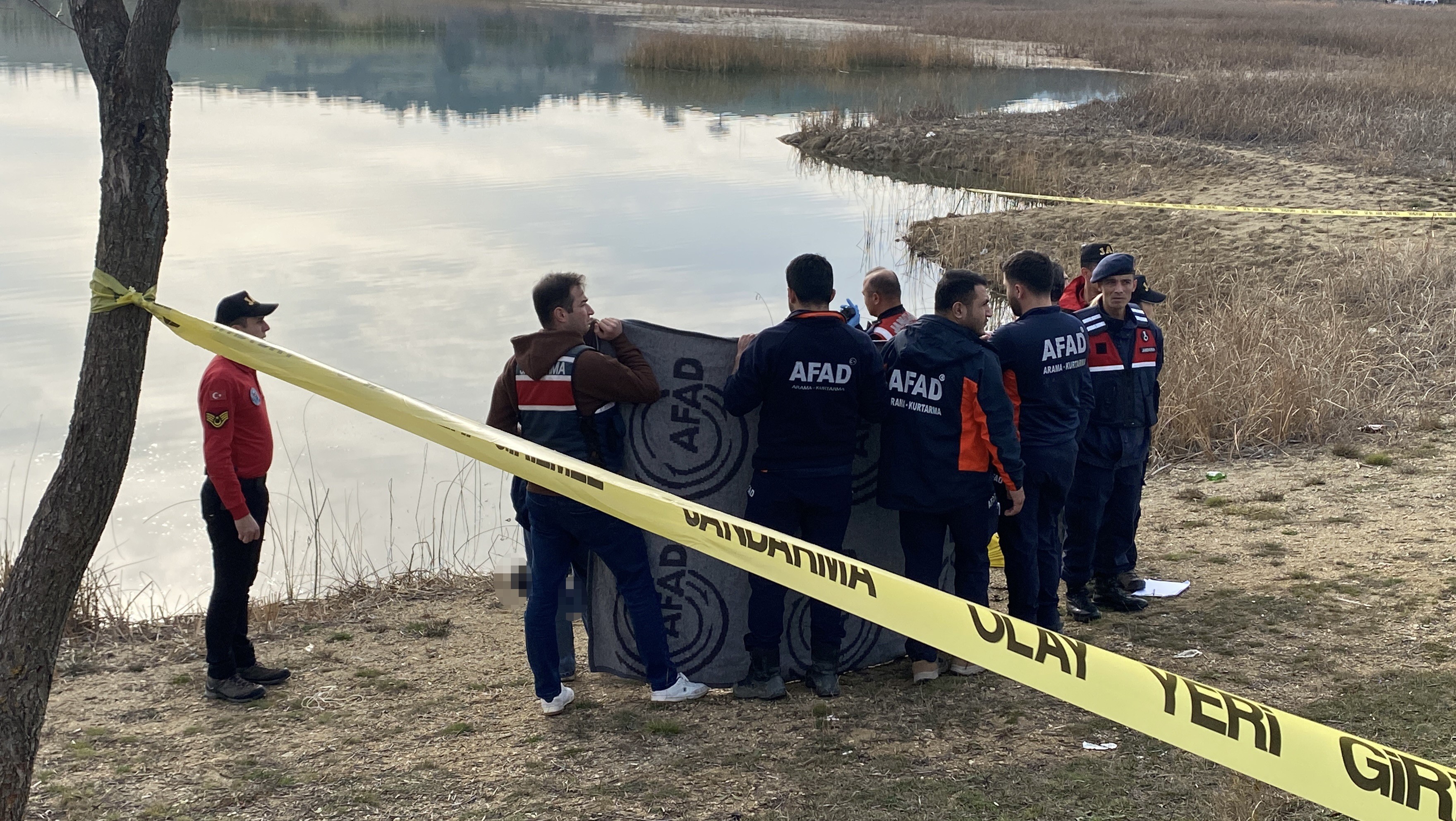 Suyun Altından Acı Haber Gölete Giren Adamın Cansız Bedeni Saatler Sonra Bulundu (6)