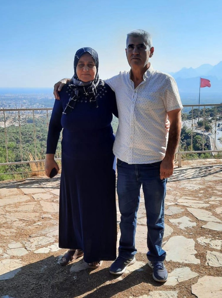 Tanımadığı Birinin Bıçaklı Saldırısında Öldü! Hayatını Kaybeden Adamın Ailesi Organlarını Bağışladı (4)