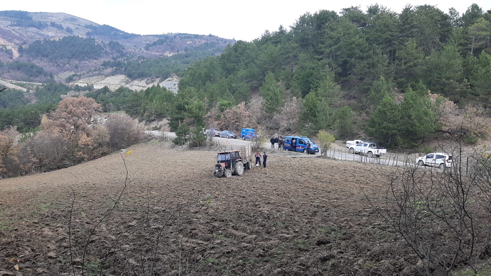 Tarlada Son Bulan Traktör Yolculuğu Bir Ölü, Bir Yaralı (2)